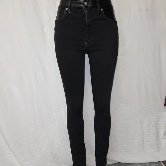 Abercrombie & Fitch Women's High Rise Black Jeans Size 27 - Picture 3 of 16
